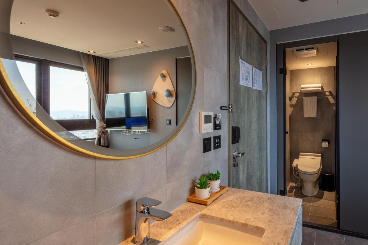 Roaders Plus Hotel - Taipei Station Zewnętrze zdjęcie
